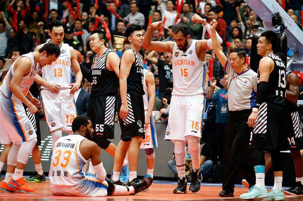  四川金强进攻乏力大比分落后于辽宁