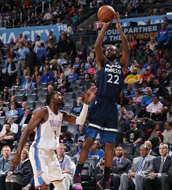  森林狼全队六人上双，集体篮球击败雷霆队