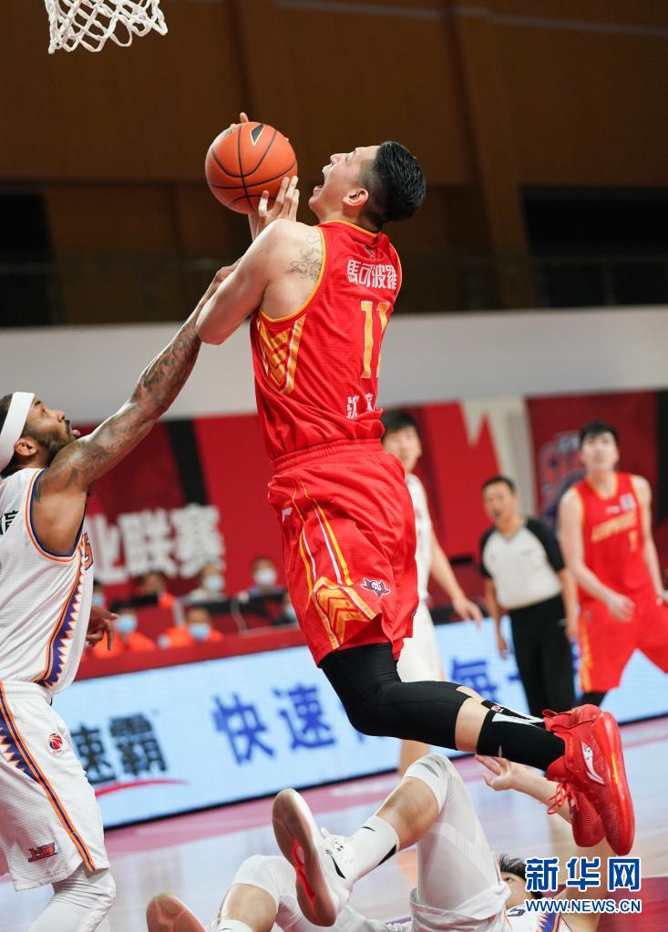  深圳马可波罗加时惜败于上海久事男篮
