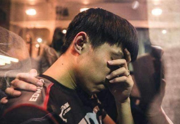  电竞传奇选手宣布退役告别赛场  