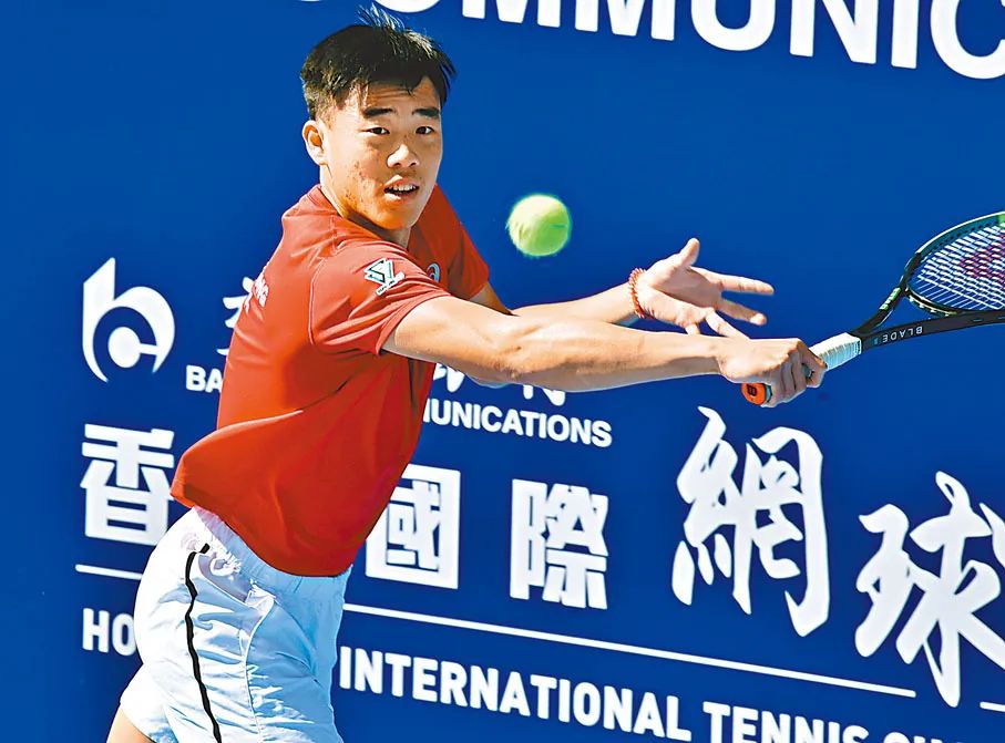  网坛新星闪耀赛场，青春风暴席卷大满贯